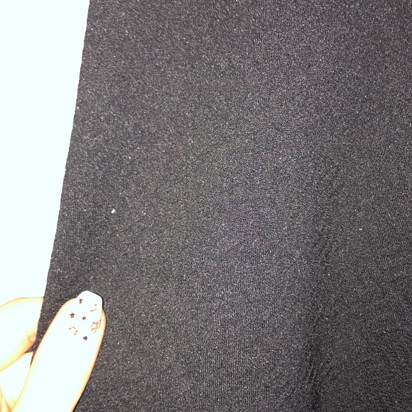 Simple black dress, peplum style - Picture 3 of 3